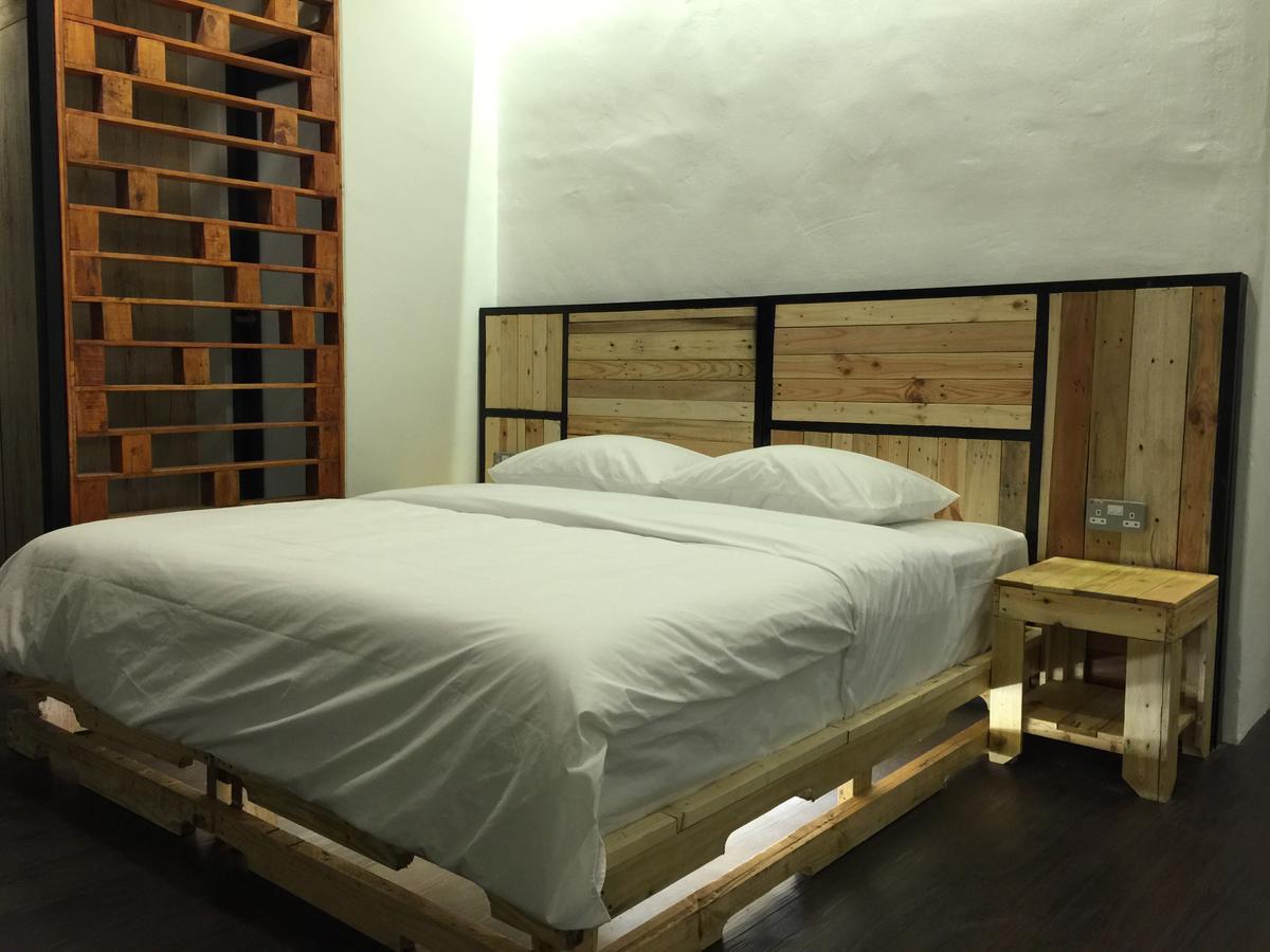 The Oikos Hotel Pontian Kecil Eksteriør bilde