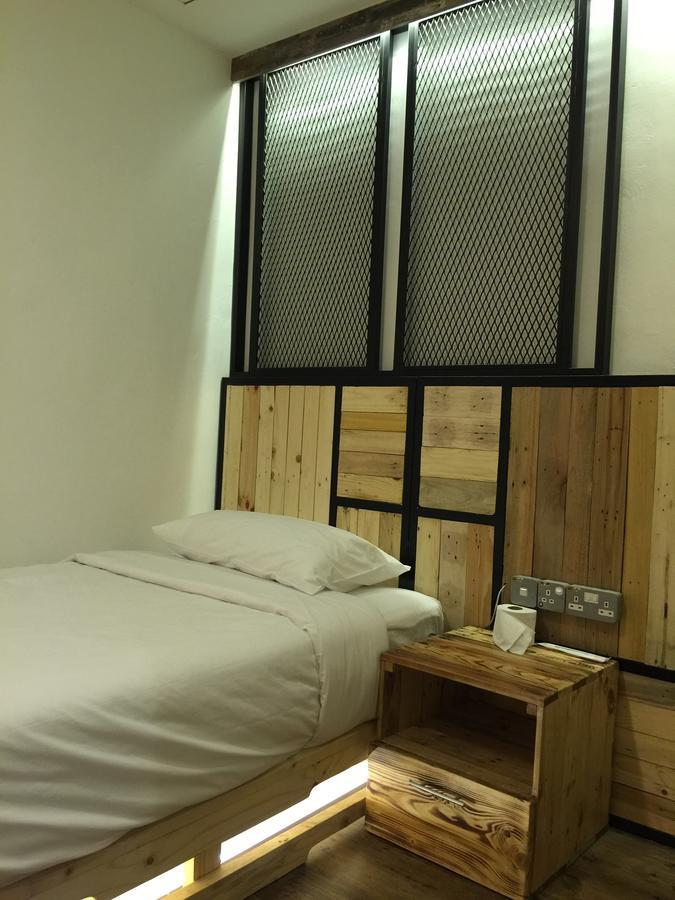 The Oikos Hotel Pontian Kecil Eksteriør bilde