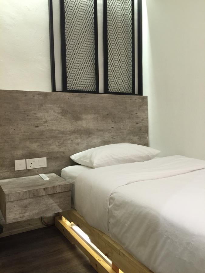 The Oikos Hotel Pontian Kecil Eksteriør bilde
