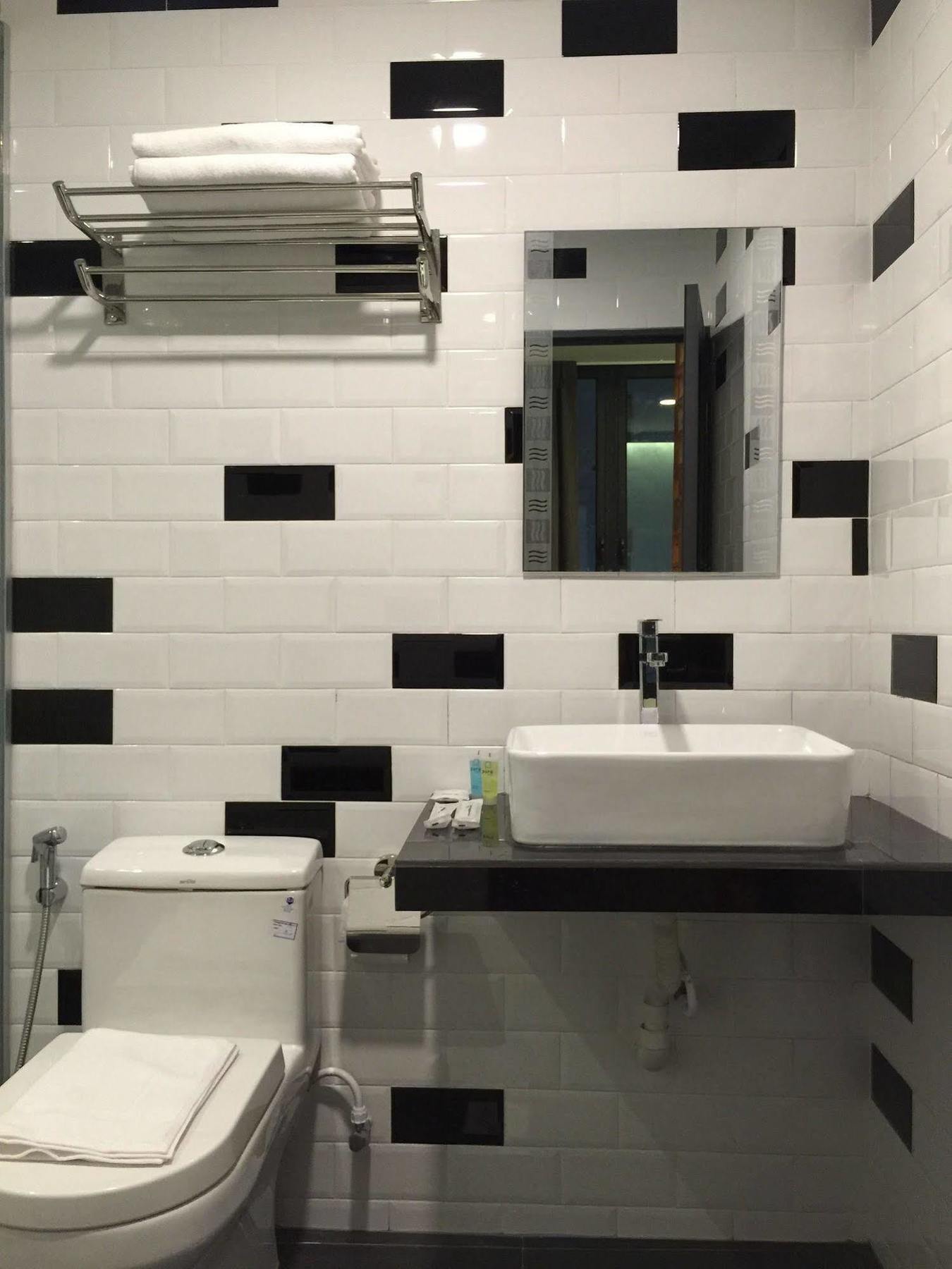 The Oikos Hotel Pontian Kecil Eksteriør bilde