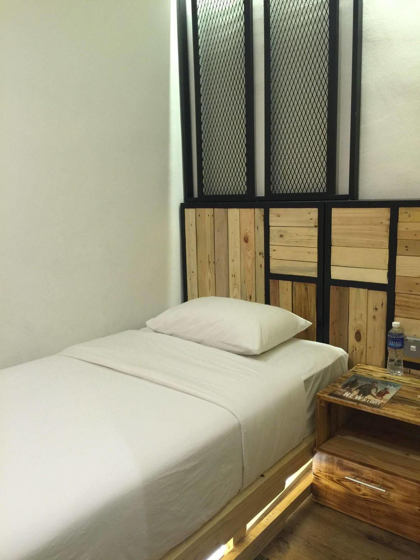 The Oikos Hotel Pontian Kecil Eksteriør bilde