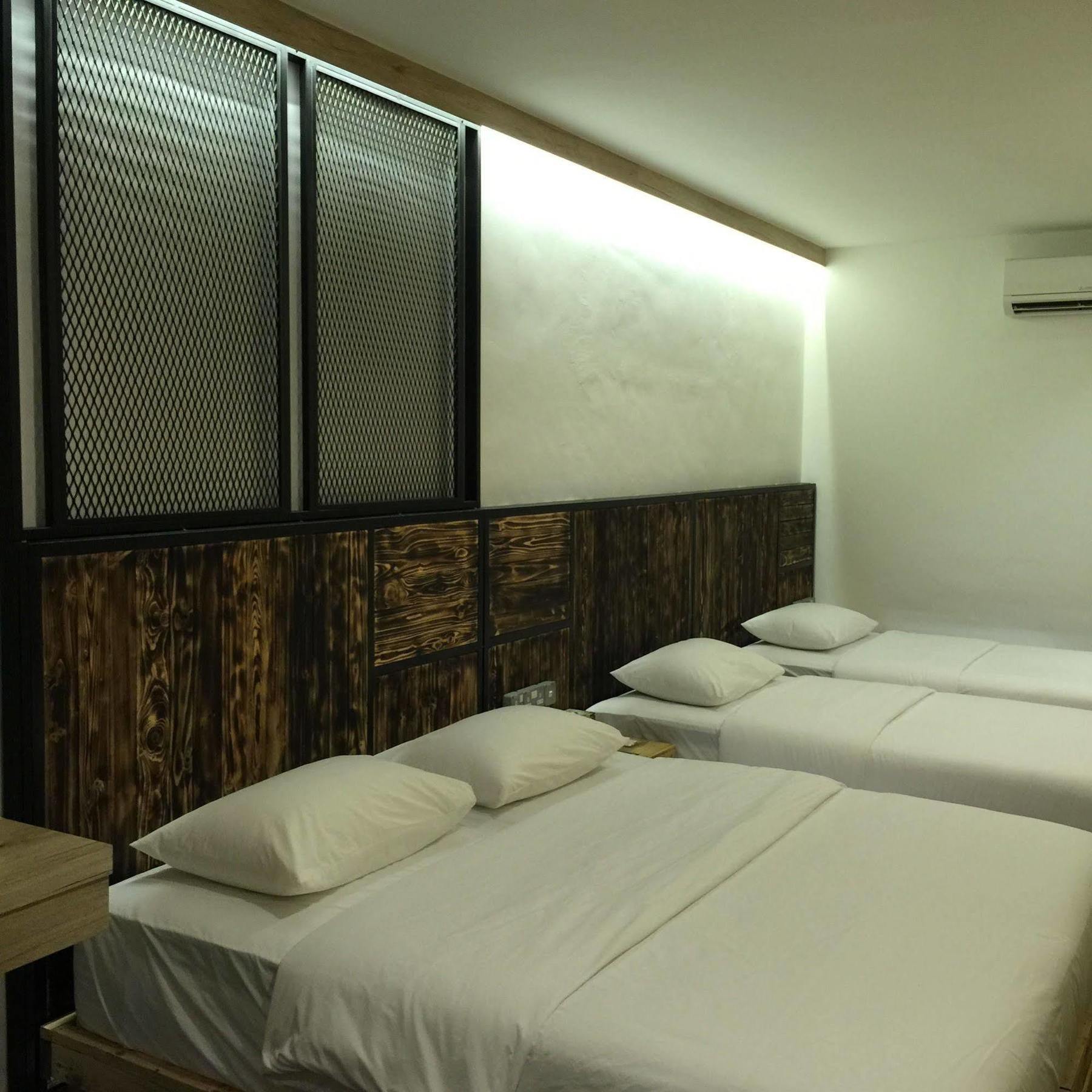 The Oikos Hotel Pontian Kecil Eksteriør bilde