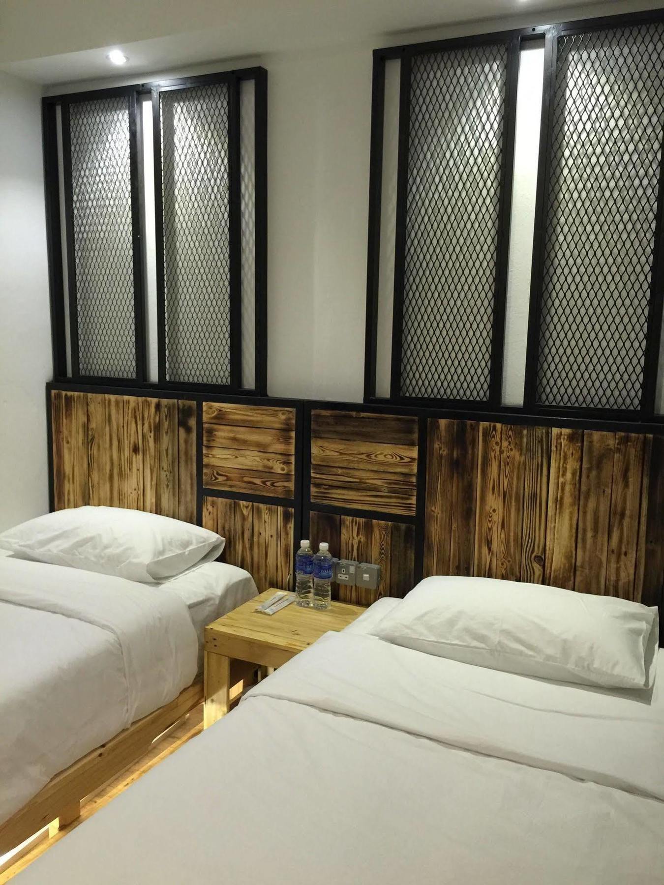 The Oikos Hotel Pontian Kecil Eksteriør bilde