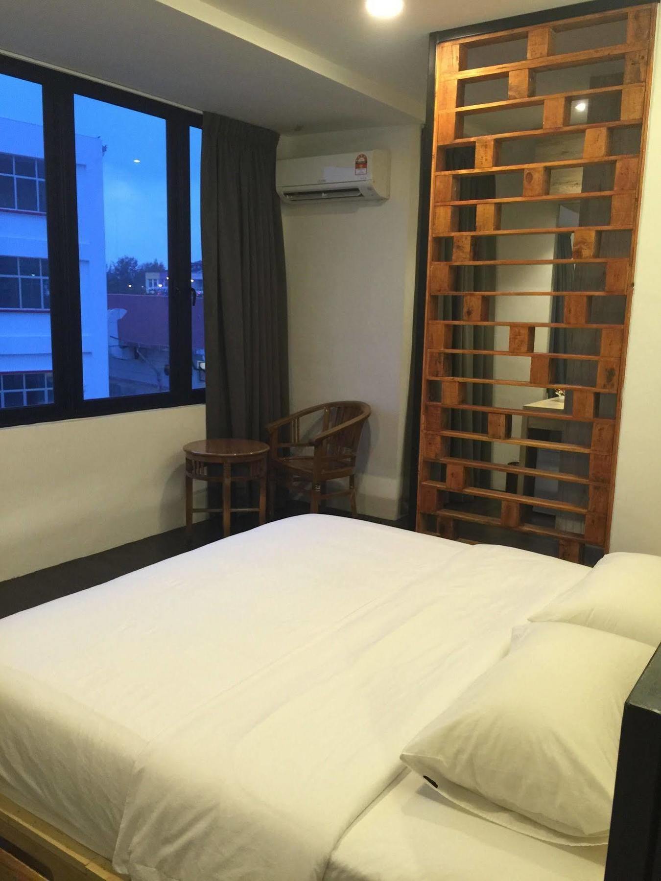 The Oikos Hotel Pontian Kecil Eksteriør bilde