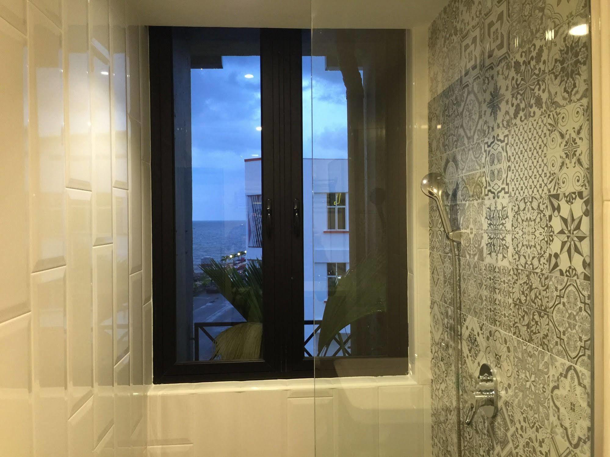 The Oikos Hotel Pontian Kecil Eksteriør bilde