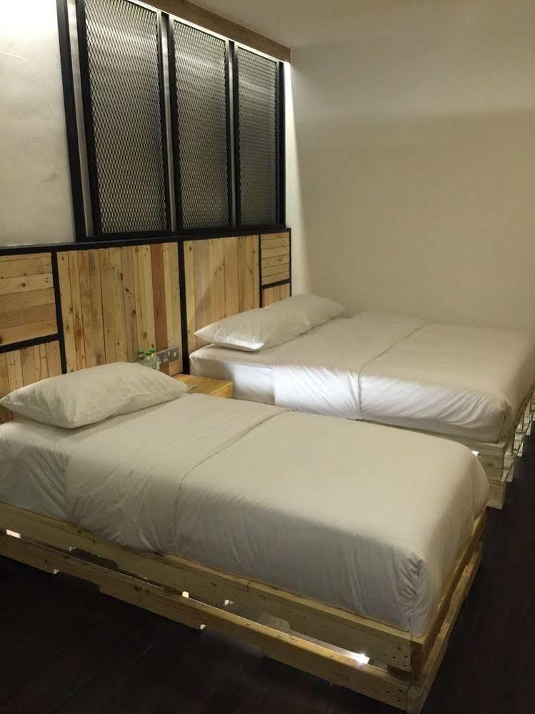 The Oikos Hotel Pontian Kecil Eksteriør bilde